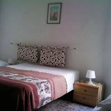 Roma Prince Inn Accommodation Екстериор снимка