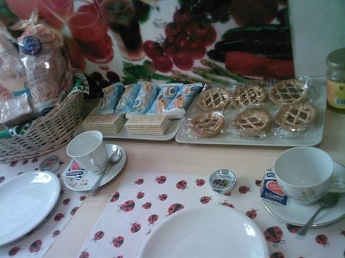 Roma Prince Inn Accommodation Екстериор снимка
