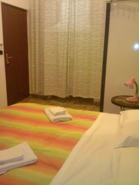 Roma Prince Inn Accommodation Екстериор снимка